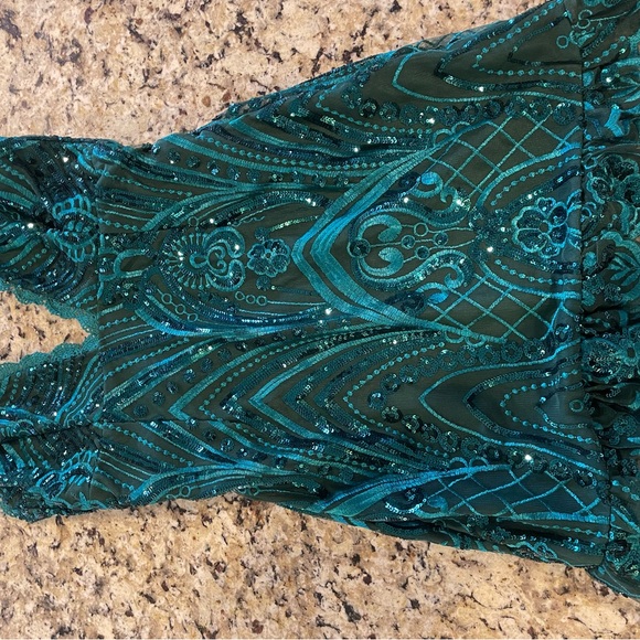 Pretty little thing turquoise sequin dress - Picture 3 of 6